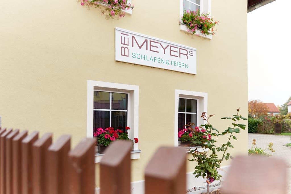 ホテル Bei Meyers Schlafen & Feiern ボーレン エクステリア 写真
